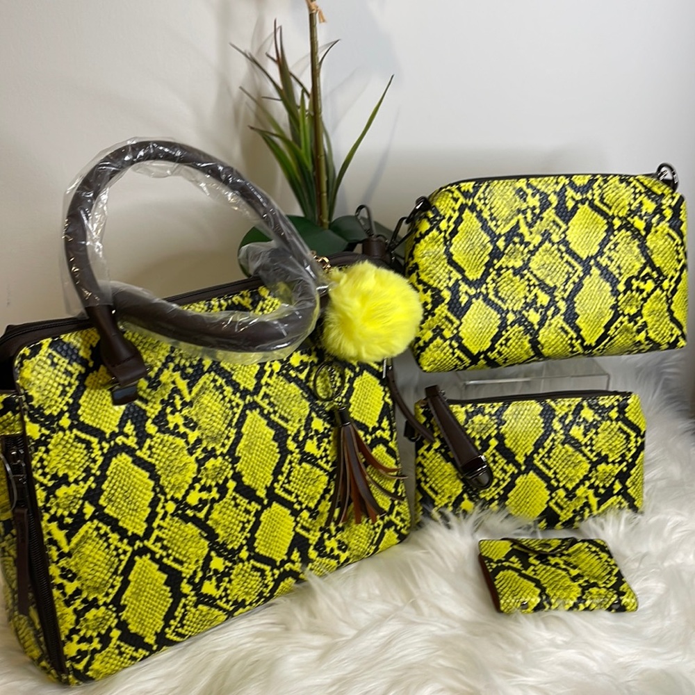 TOTE BAG/BUY ONE 4 IN ONE GET 1/2 OFF ON ANOTHER 4 IN ONE💕